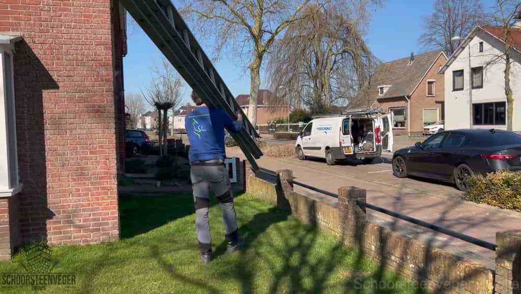 Schoorsteen onderhoud Zwolle ladder bus